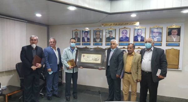 به منظور بررسی و پیگیری مشکلات بازنشستگان فولاد خوزستان انجام شد؛ دیدار مدیرعامل با اعضای هیات مدیره ی کانون بازنشستگان فولاد خوزستان و رییس امور بازنشستگی