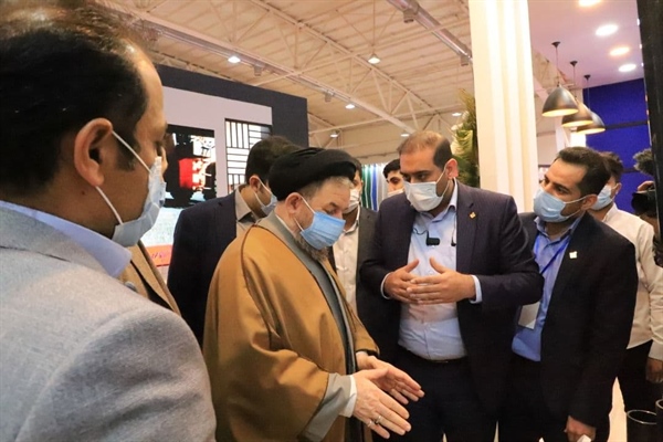 حضور چشمگیر نمایندگان مجلس شورای اسلامی به دعوت مدیر روابط عمومی و امور بین الملل در غرفه گروه ملی صنعتی فولاد ایران در نمایشگاه ایران متافو