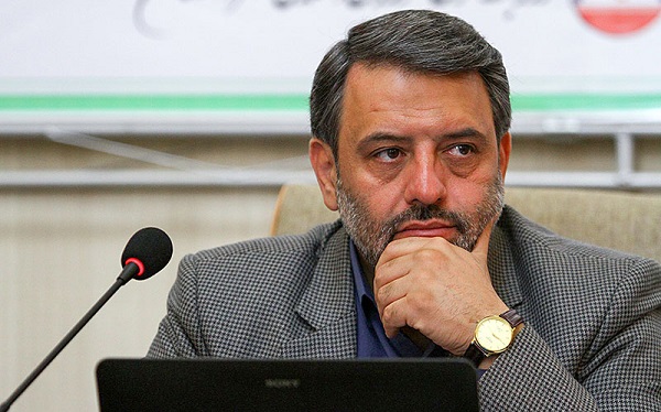 شهردار اهواز، کاهش حقوق کارمندان را تکذیب کرد