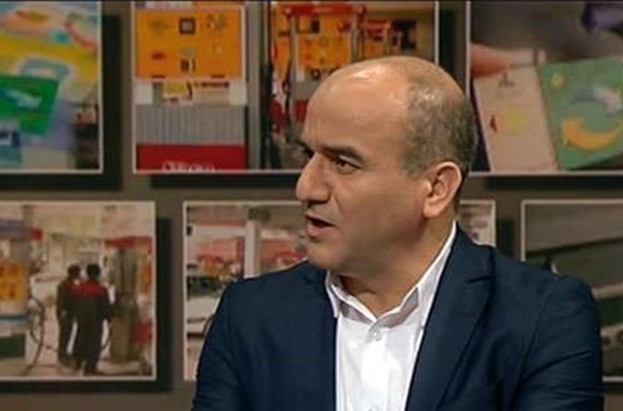 مدیر برنامه‌ریزی شرکت ملی پخش فرآورده‌های نفتی ایران:میانگین مصرف روزانه بنزین کشور به ۷۰ میلیون لیتر رسید/ صدور کارت سوخت به روز شد